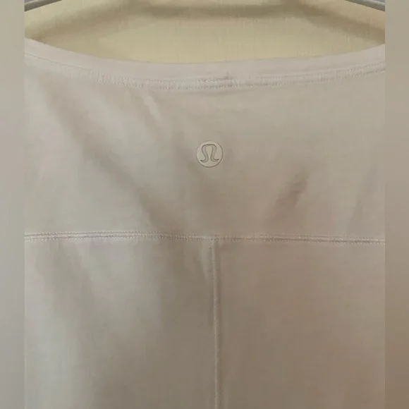 Lululemon High Low Tee - Picture 4 of 7